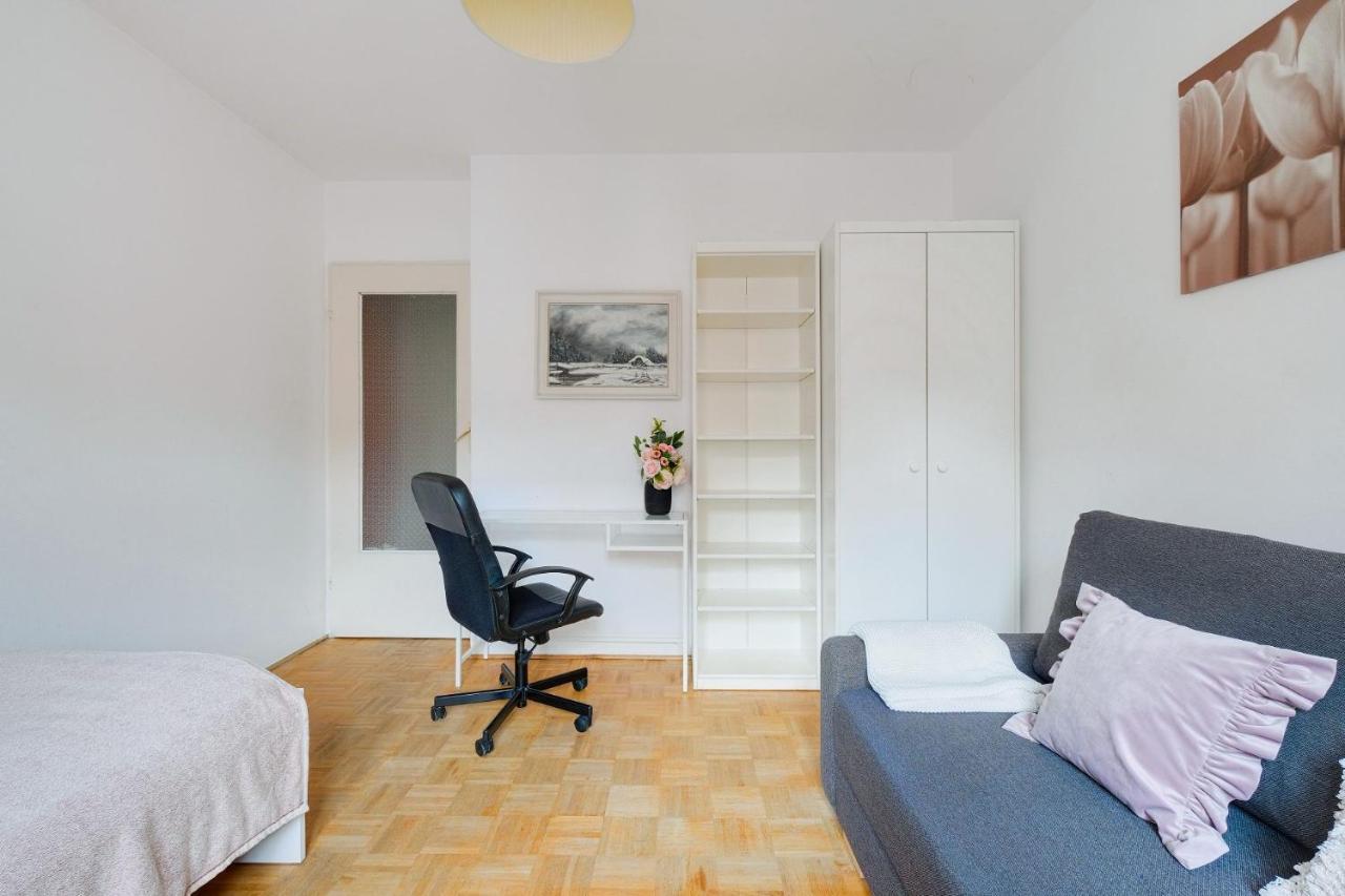 2 Bedroom Apartment In Green Location Warsaw Exterior photo